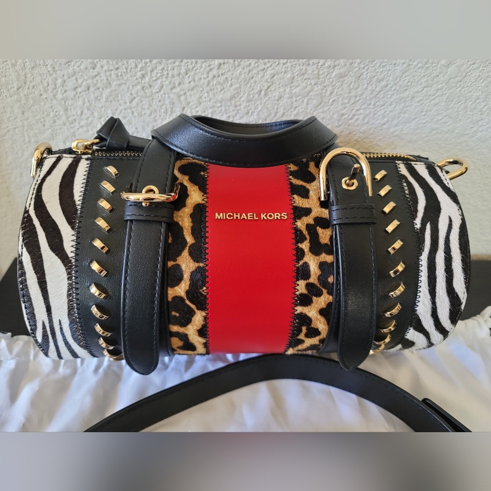 MICHAEL Michael Kors Stanton Barrell Bag - Picture 2 of 10